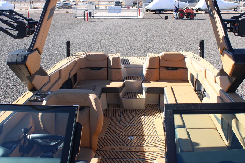 Slide: The Image of MasterCraft XStar 25 2026 - 17