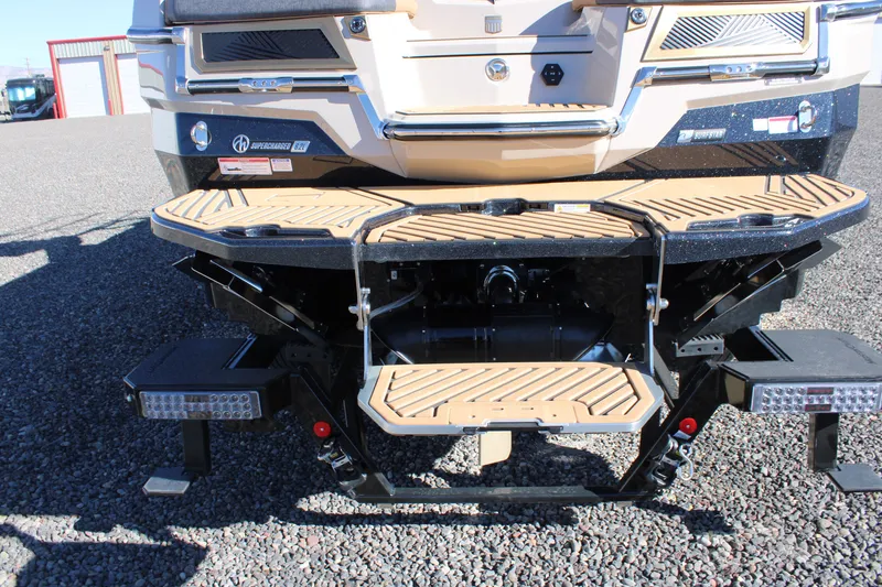 Slide: The Image of MasterCraft XStar 25 2026 - 19