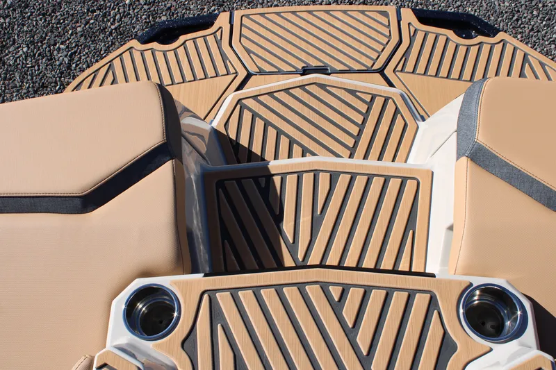 Slide: The Image of MasterCraft XStar 25 2026 - 2