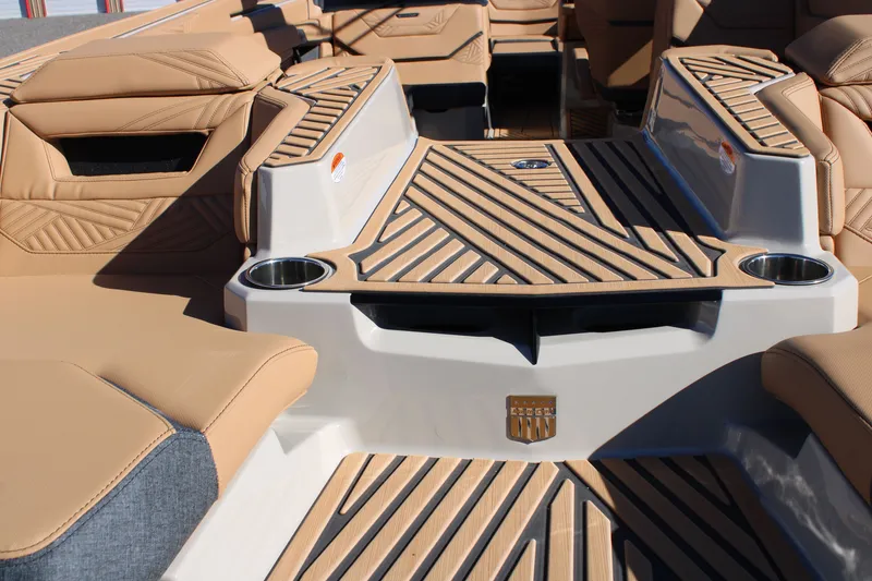 Slide: The Image of MasterCraft XStar 25 2026 - 3