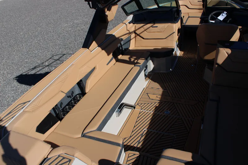 Slide: The Image of MasterCraft XStar 25 2026 - 4