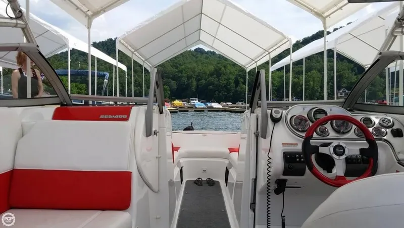 Slide: The Image of Sea-Doo 230 Wake 2008 - 1