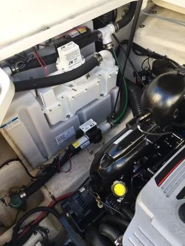 Slide: The Image of Sea Ray 240 Sundancer with trailer - Certified Preowned 2013 - 11