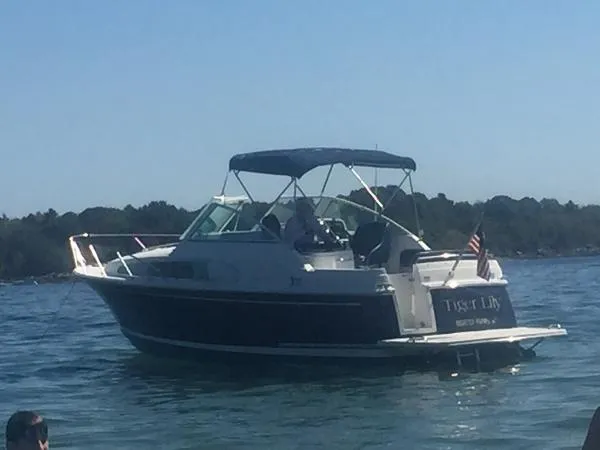 Slide: The Image of Chris-Craft 26 Constellation 2002 - 3