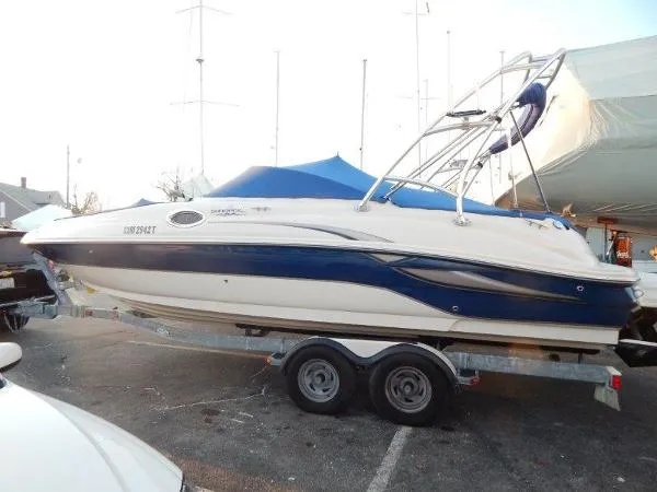 Slide: The Image of Sea Ray 240 Sundeck 2004 - 0