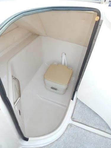 Slide: The Image of Sea Ray 240 Sundeck 2004 - 5