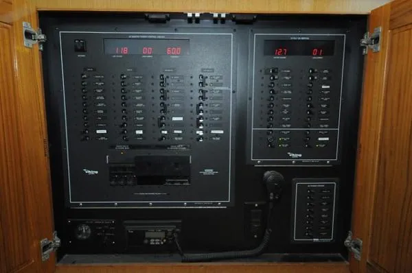 Slide: The Image of Viking 50 Convertible 1998 - 6