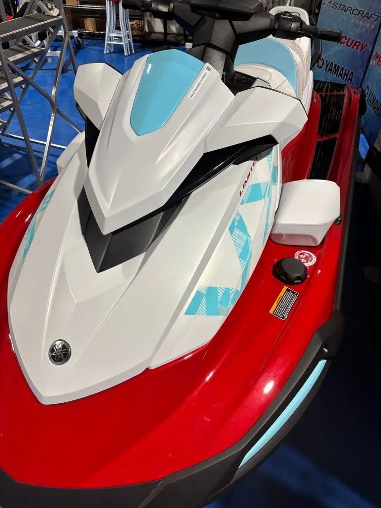 Slide: The Image of Yamaha VX Limited 2025 - 16