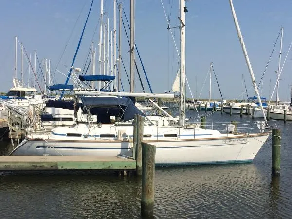 Slide: The Image of Bavaria 40 Ocean Center Cockpit 2001 - 1