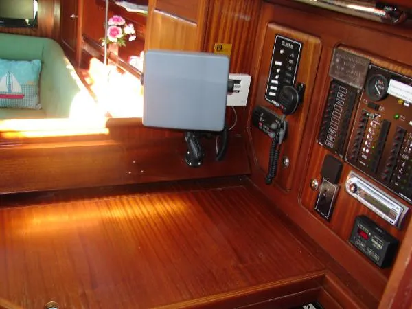 Slide: The Image of Bavaria 40 Ocean Center Cockpit 2001 - 10