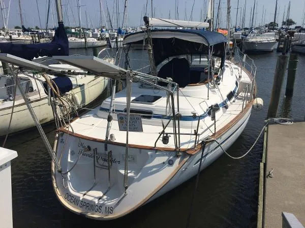 Slide: The Image of Bavaria 40 Ocean Center Cockpit 2001 - 3