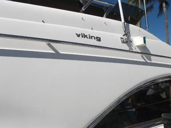 Slide: The Image of Viking Sport Cruiser Flybridge 2000 - 4