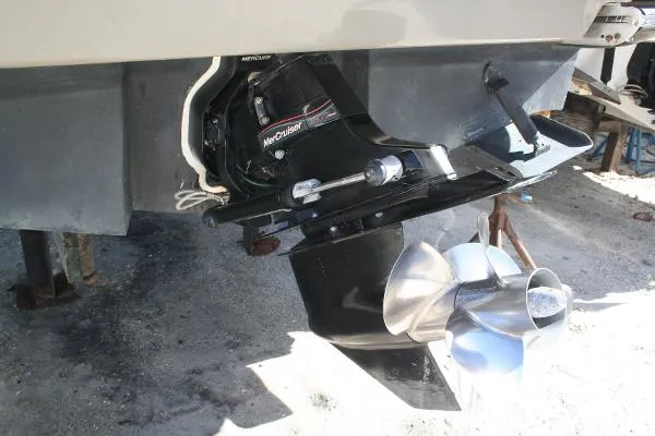 Slide: The Image of Sea Ray 240 Sundancer 2008 - 11
