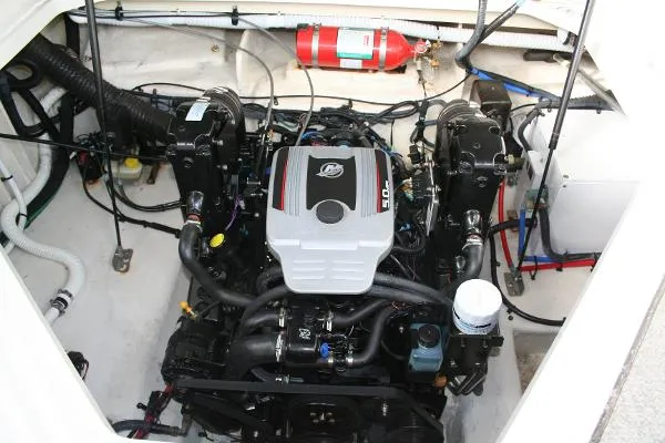 Slide: The Image of Sea Ray 240 Sundancer 2008 - 9
