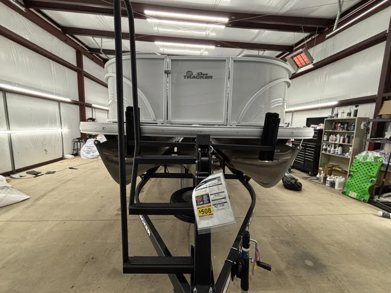 Slide: The Image of Sun Tracker Party Barge 22 RF XP3 2026 - 10