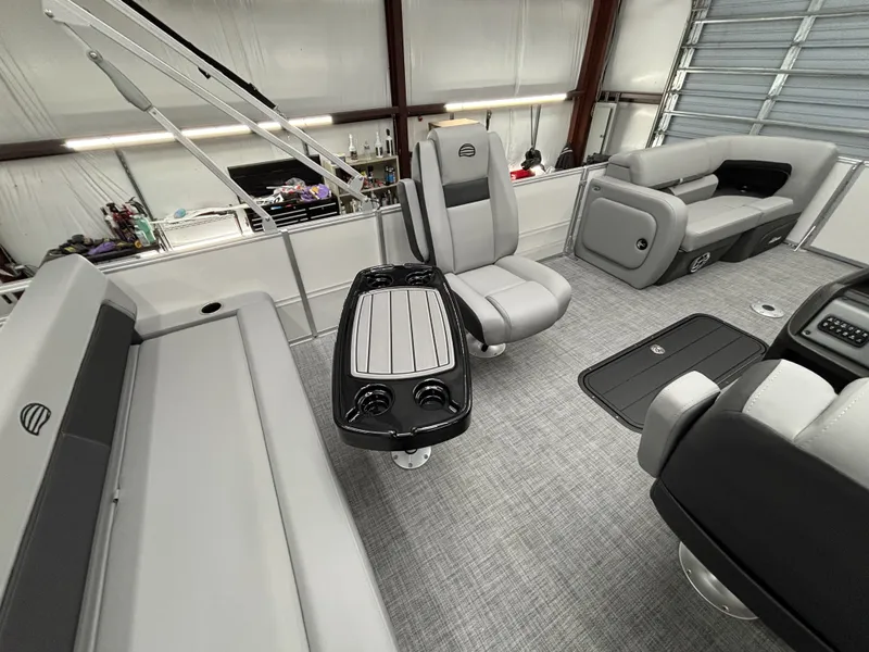 Slide: The Image of Sun Tracker Party Barge 22 RF XP3 2026 - 11