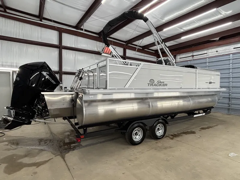 Slide: The Image of Sun Tracker Party Barge 22 RF XP3 2026 - 3