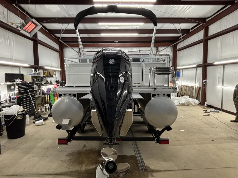 Slide: The Image of Sun Tracker Party Barge 22 RF XP3 2026 - 9