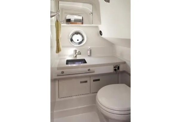 Slide: The Image of Sea Ray 310 Sundancer 2011 - 7