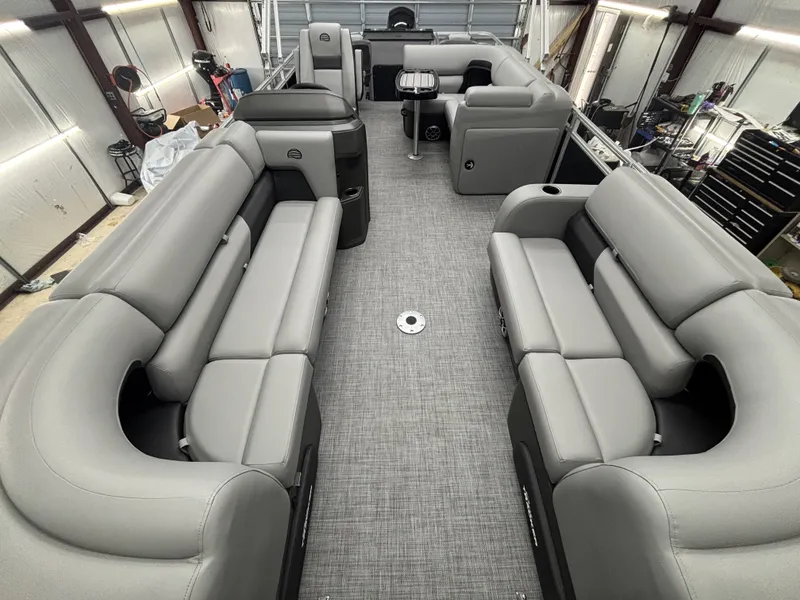 Slide: The Image of Sun Tracker SportFish 22 DLX 2026 - 12