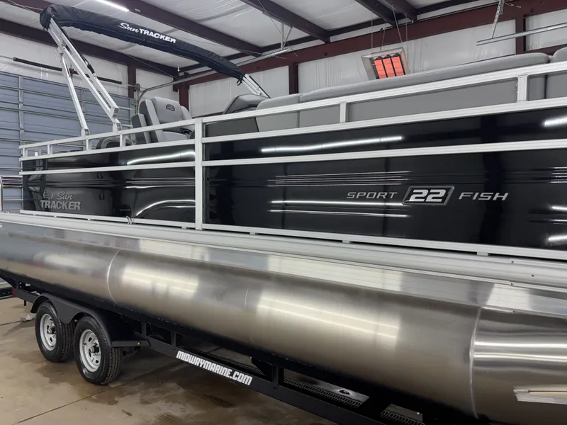 Slide: The Image of Sun Tracker SportFish 22 DLX 2026 - 3