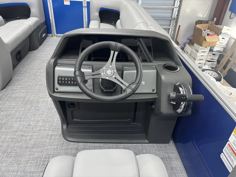 Slide: The Image of Sun Tracker Party Barge 20 DLX 2026 - 14