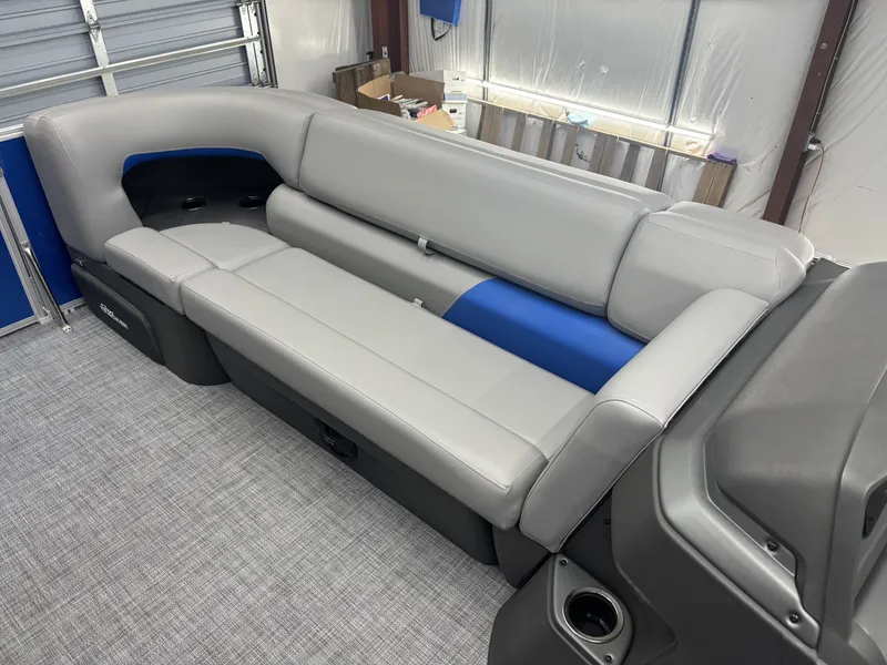 Slide: The Image of Sun Tracker Party Barge 20 DLX 2026 - 5