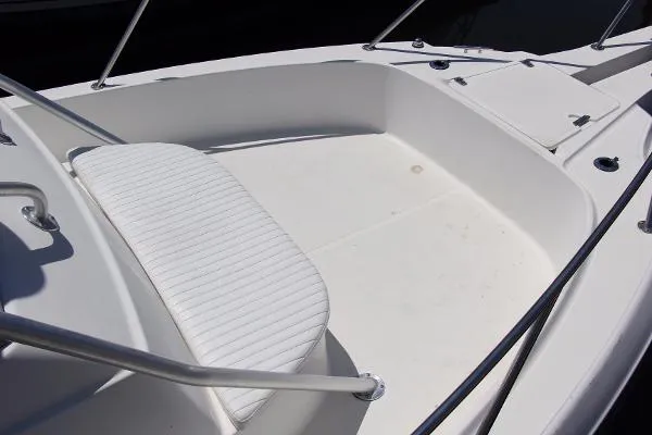 Slide: The Image of Boston Whaler 28 Outrage 2000 - 4