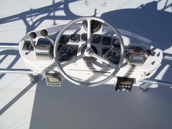 Slide: The Image of Luhrs Express Sportfish 1998 - 11