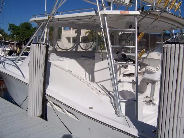 Slide: The Image of Luhrs Express Sportfish 1998 - 6