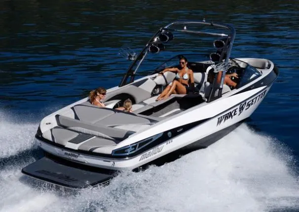 Slide: The Image of Malibu Wakesetter 247 LSV 2011 - 1
