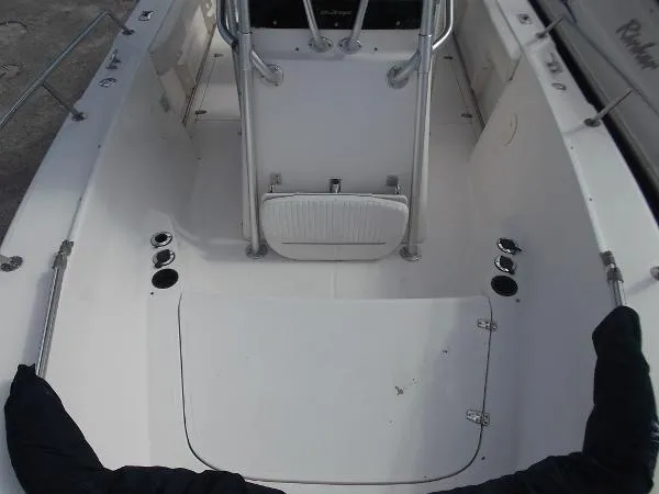 Slide: The Image of Boston Whaler 23 Outrage 1999 - 11