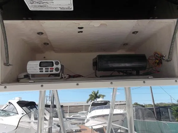 Slide: The Image of Boston Whaler 23 Outrage 1999 - 9