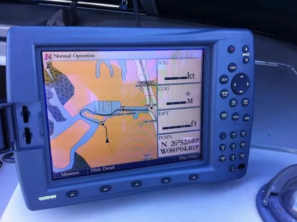 Slide: The Image of Sea Ray 290 Sundancer 1999 - 7