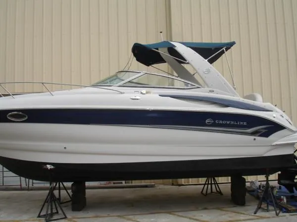 Slide: The Image of Crownline Boats 270CR 2005 - 10