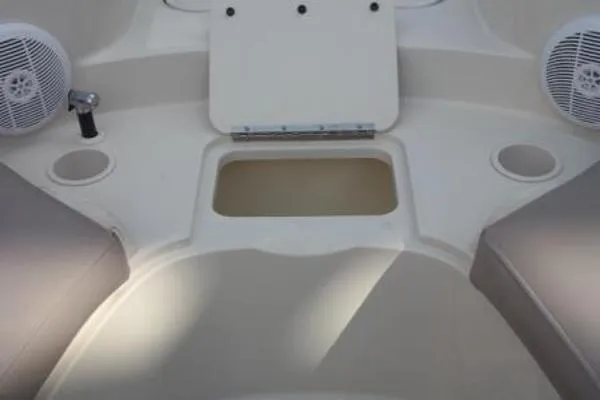 Slide: The Image of Sea Ray 270 Sundeck 2004 - 10