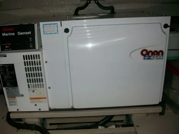 Slide: The Image of Sea Ray Sundancer 2005 - 6