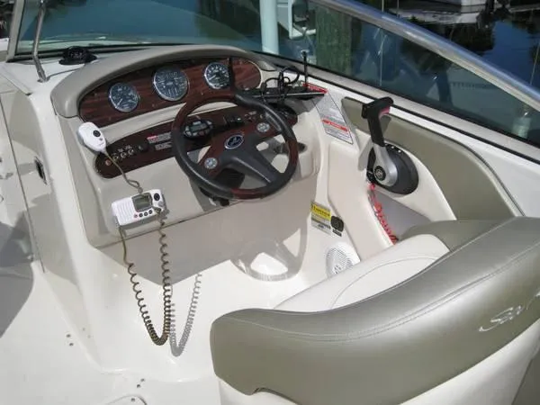 Slide: The Image of Sea Ray 240 Sundeck 2005 - 8