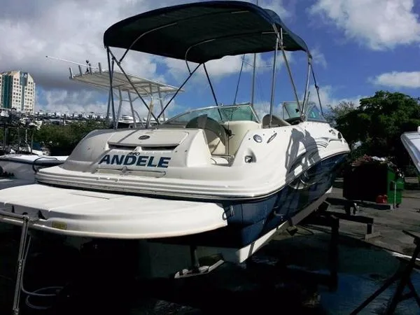 Slide: The Image of Sea Ray 240 Sundeck 2005 - 0