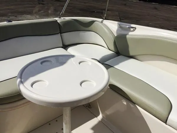 Slide: The Image of Sea Ray 240 Sundeck 2005 - 7