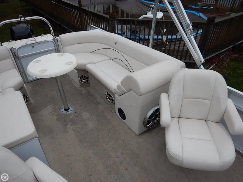 Slide: The Image of Avalon Catalina 24 QL 2013 - 5