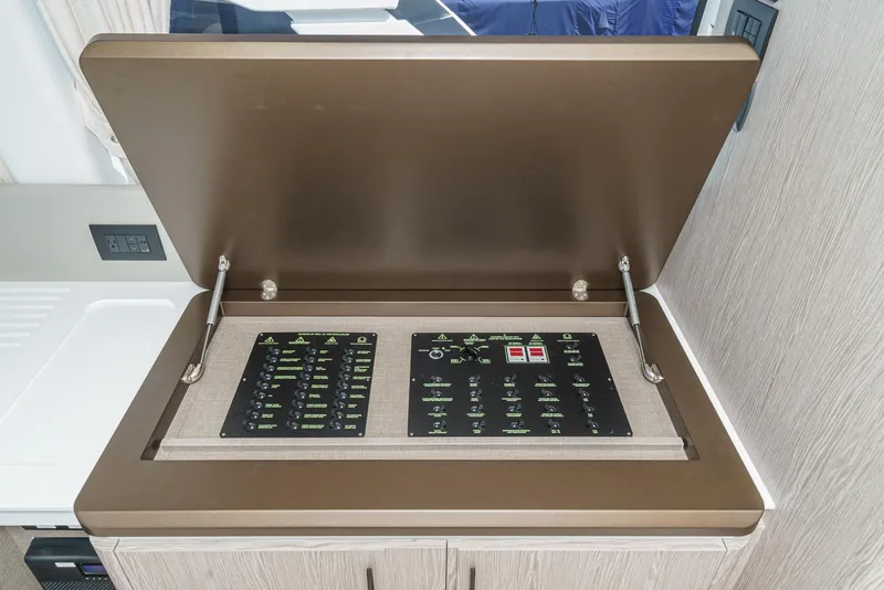 Slide: The Image of Azimut Fly 53 2024 - 67