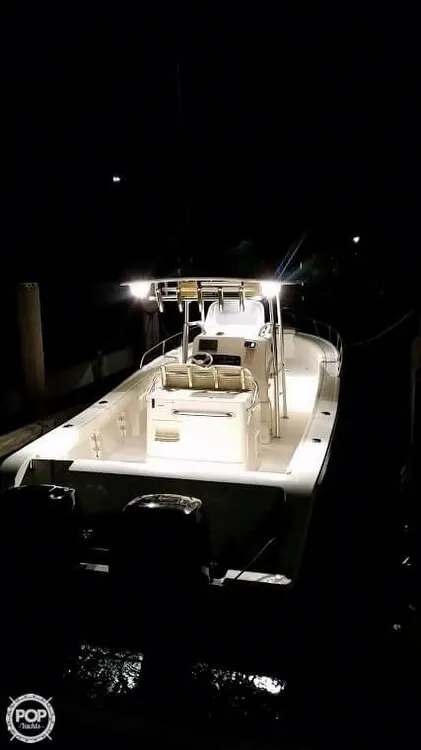Slide: The Image of Mako 284 Center Console 2006 - 3