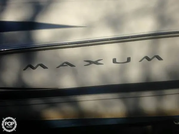 Slide: The Image of Maxum 2400 SC 2003 - 4