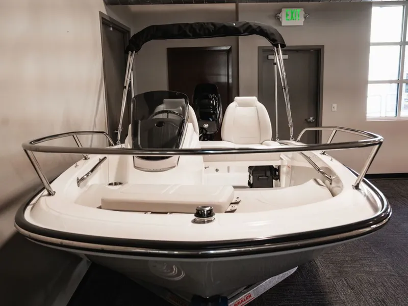 Slide: The Image of Boston Whaler 130 Super Sport 2026 - 3