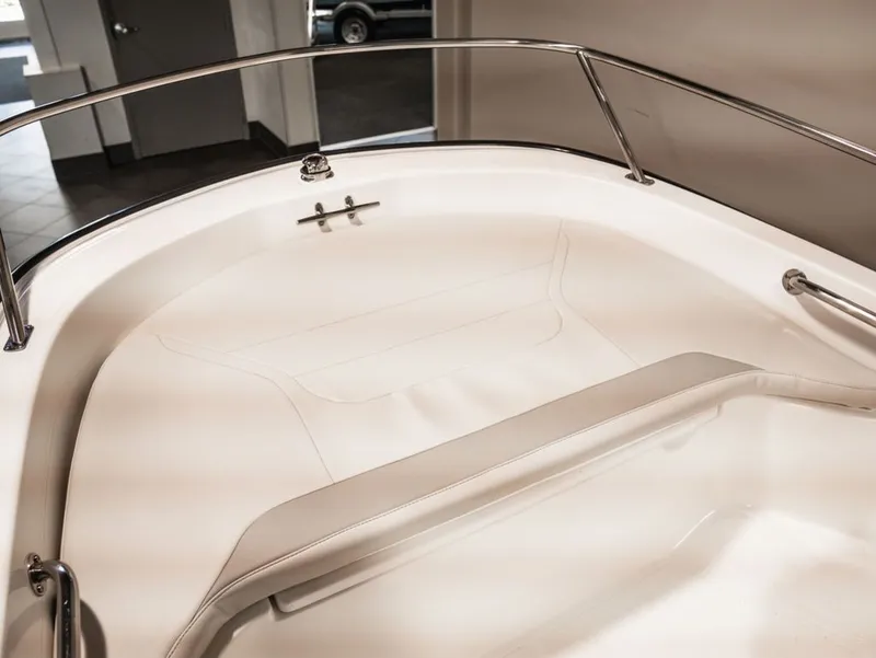 Slide: The Image of Boston Whaler 130 Super Sport 2026 - 8