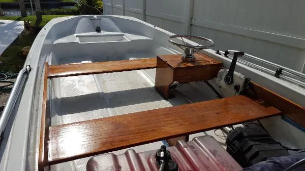 Slide: The Image of Boston Whaler 1984 - 6