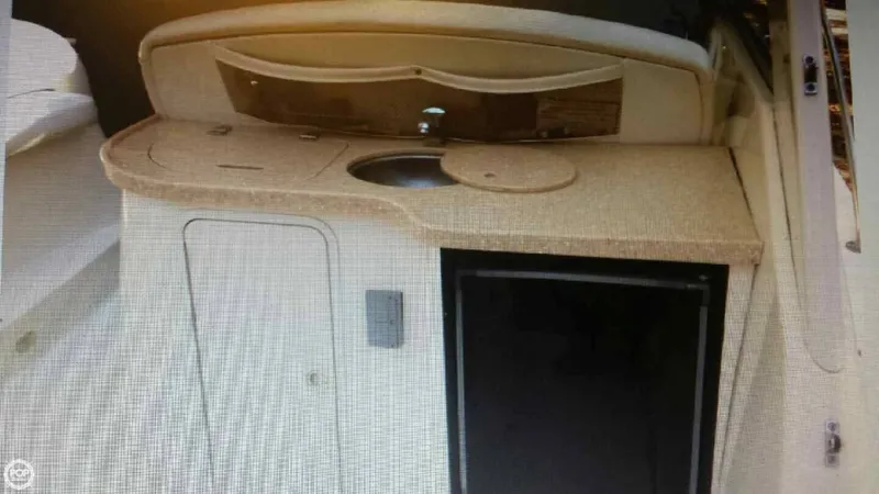 Slide: The Image of Rinker 330 Fiesta Vee 1999 - 10