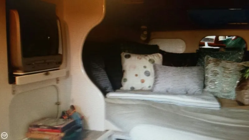 Slide: The Image of Rinker 330 Fiesta Vee 1999 - 6