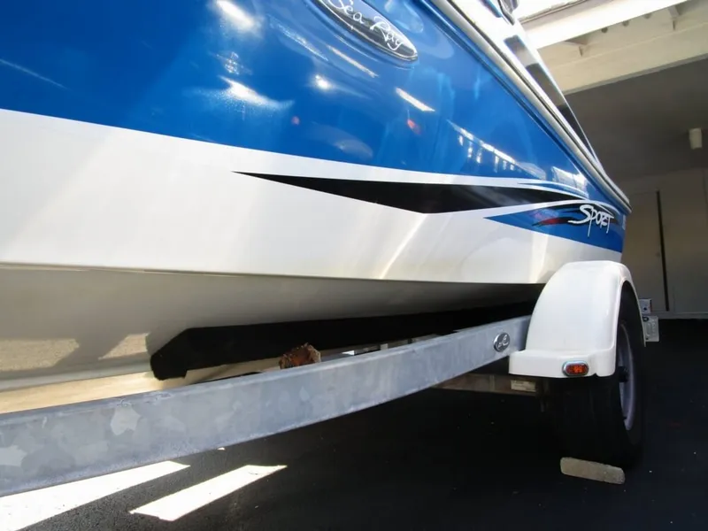 Slide: The Image of Sea Ray 185 Sport 2011 - 7